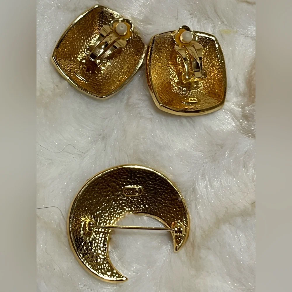 Vintage Anne Klein brooch & clip earring set